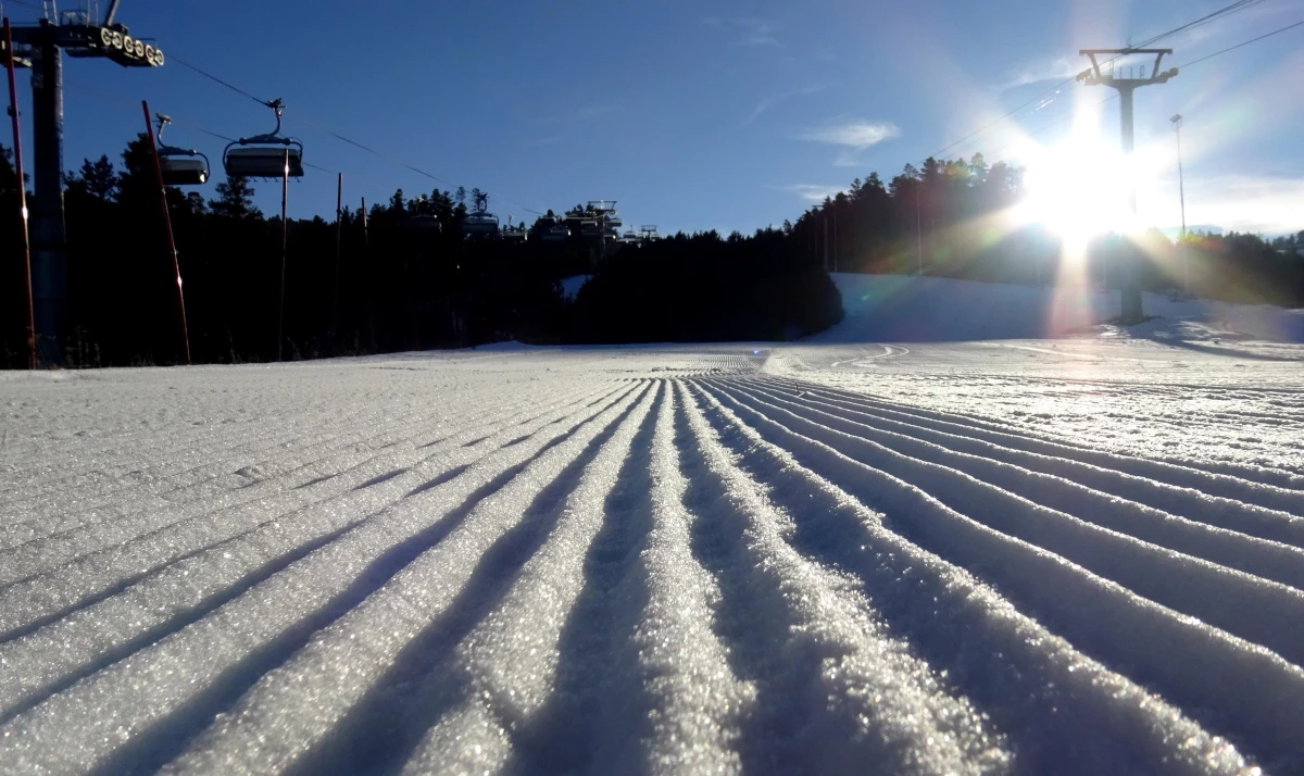 Cıbıltepe\'de sezon açılmasa da tatilciler kayak keyfi yaşadı