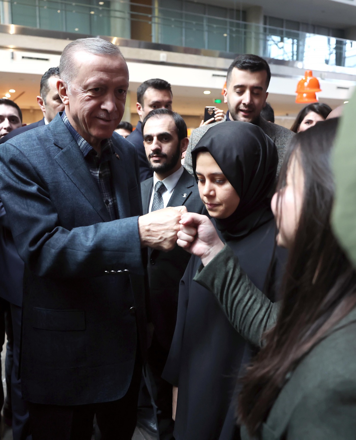 Cumhurbaşkanı Erdoğan, "İlk Oyum AK Parti\'ye, İlk Oyum Erdoğan\'a" programında gençlerle bir araya geldi: (5)