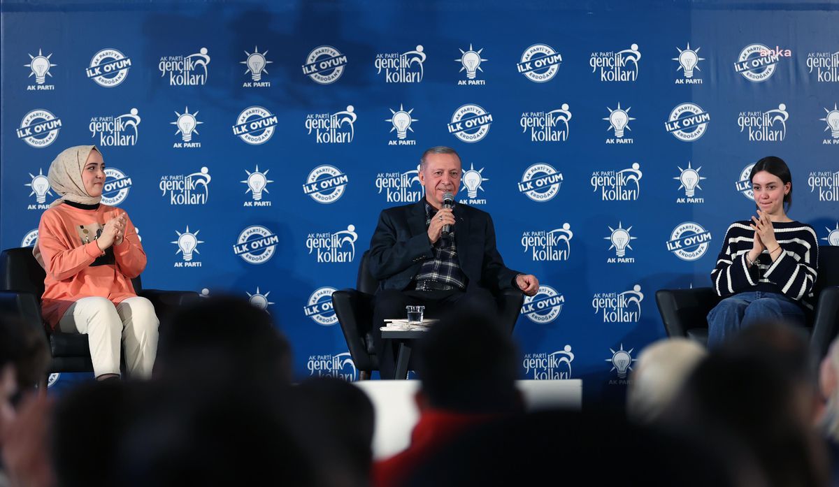 Erdoğan\'dan Seçim Açıklaması: "10 Mart\'ta Cumhurbaşkanı Olarak Biz Bu Yetkimizi Kullanacağız. Sonra 60 Gün Süre Var. O Süreyi de Kim Değerlendirecek?