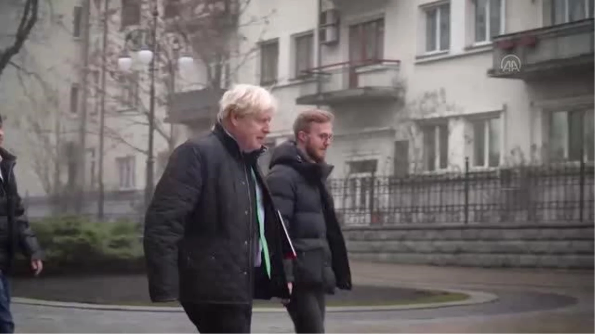 Eski İngiltere Başbakanı Johnson, Kiev\'de Ukrayna lideri Zelenskiy ile görüştü
