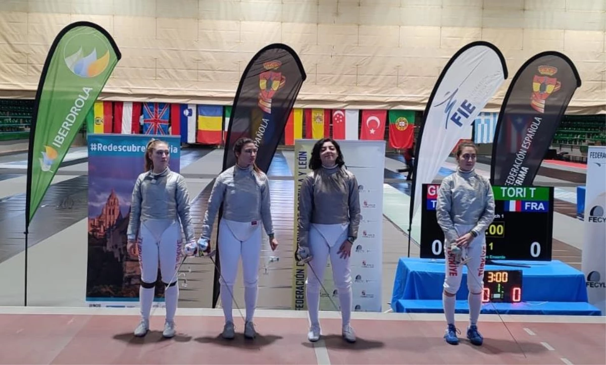Genç Kadınlar Eskrim Kılıç Milli Takımı, İspanya\'da şampiyon oldu
