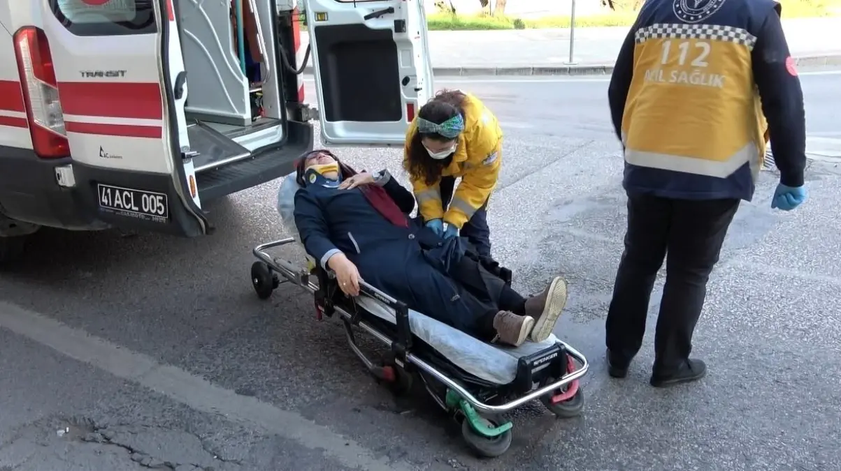 İki otomobil çarpıştı: 4 yaralı