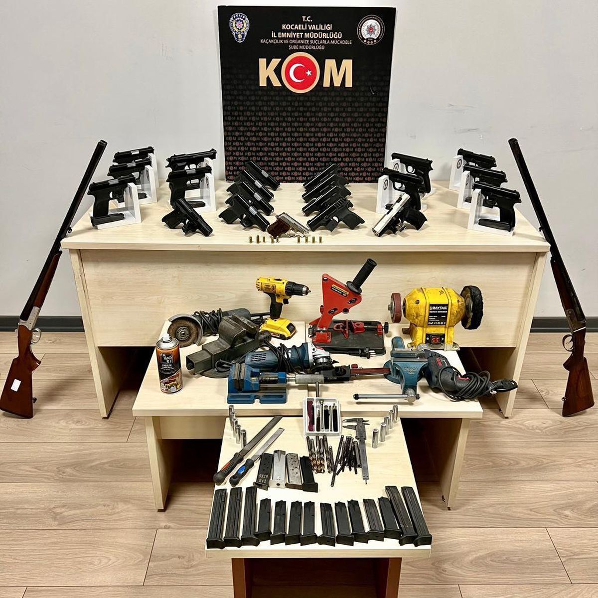 Kocaeli\'de silah kaçakçılığı operasyonunda 4 şüpheli yakalandı