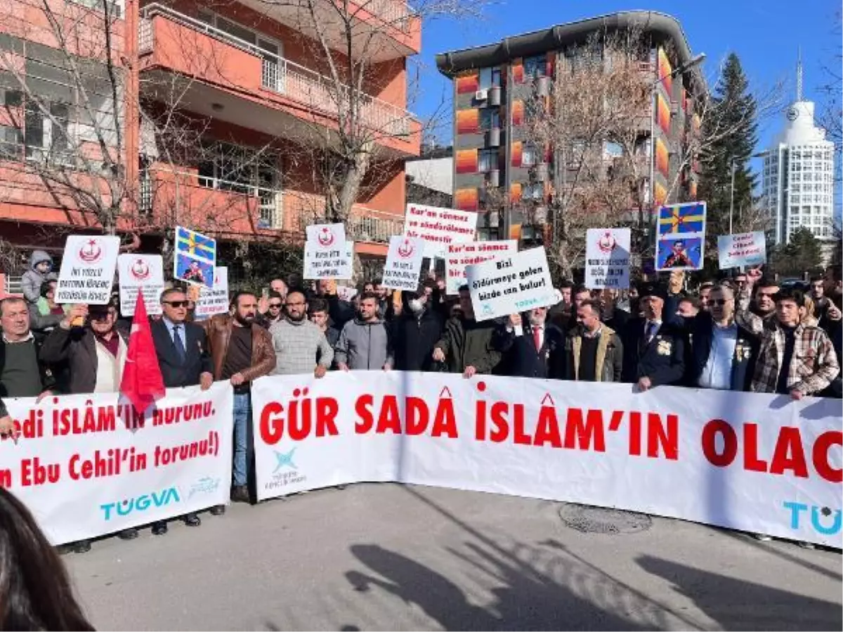 KUR\'AN-I KERİM YAKILMASI, İSVEÇ BÜYÜKELÇİLİĞİ ÖNÜNDE PROTESTO EDİLDİ