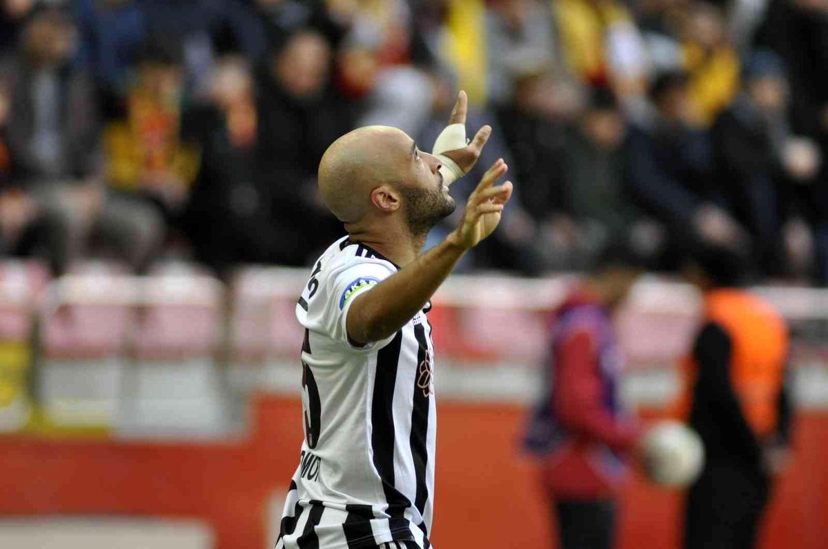 Spor Toto Süer Lig: Kayserispor: 0 Beşiktaş: 1 (Maç devam ediyor)