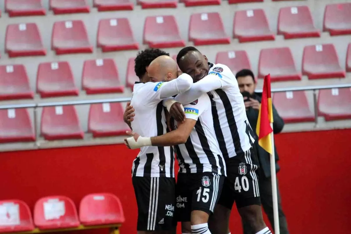 Spor Toto Süper Lig: Kayserispor: 0 Beşiktaş: 2 (İlk yarı)