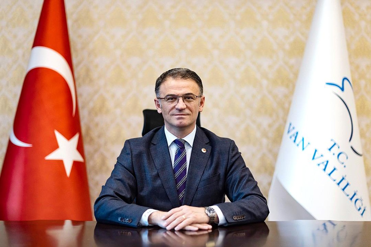 Vali Balcı: "Bol bol kitap okuyun"