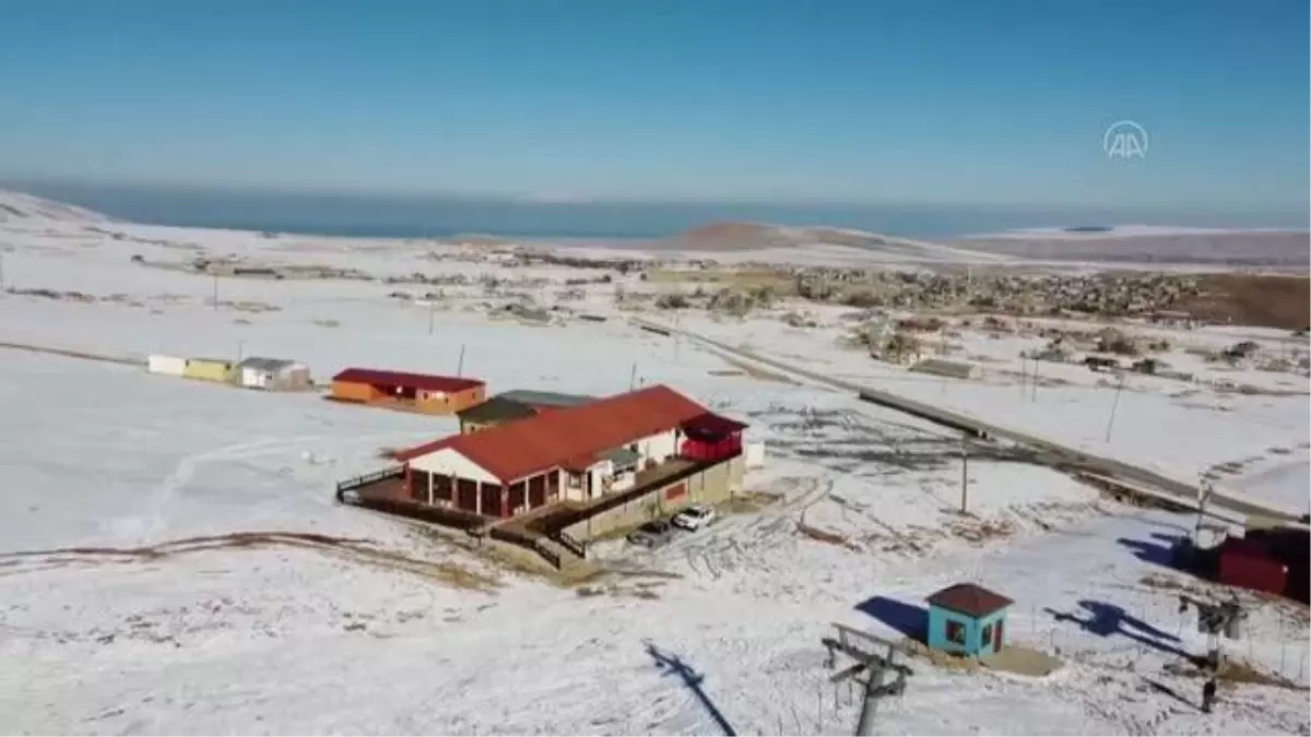 Van\'da kar yağmayınca kayak sporcuları antrenman için Erzurum ve Kayseri\'ye gönderildi