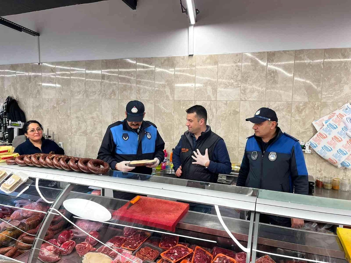 Altınova\'da et ve tavuk reyonlarına denetim