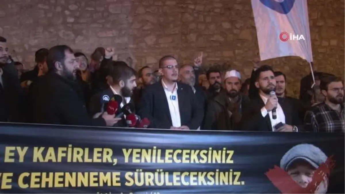 Anadolu Gençlik Derneği İsveç Başkonsolosluğu önünde Kur\'an-ı Kerim\'in yakılmasını protesto etti