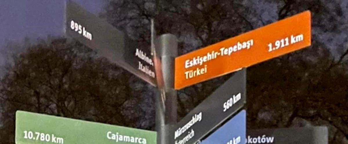 Berlin\'de dikkat çeken Eskişehir tabelası