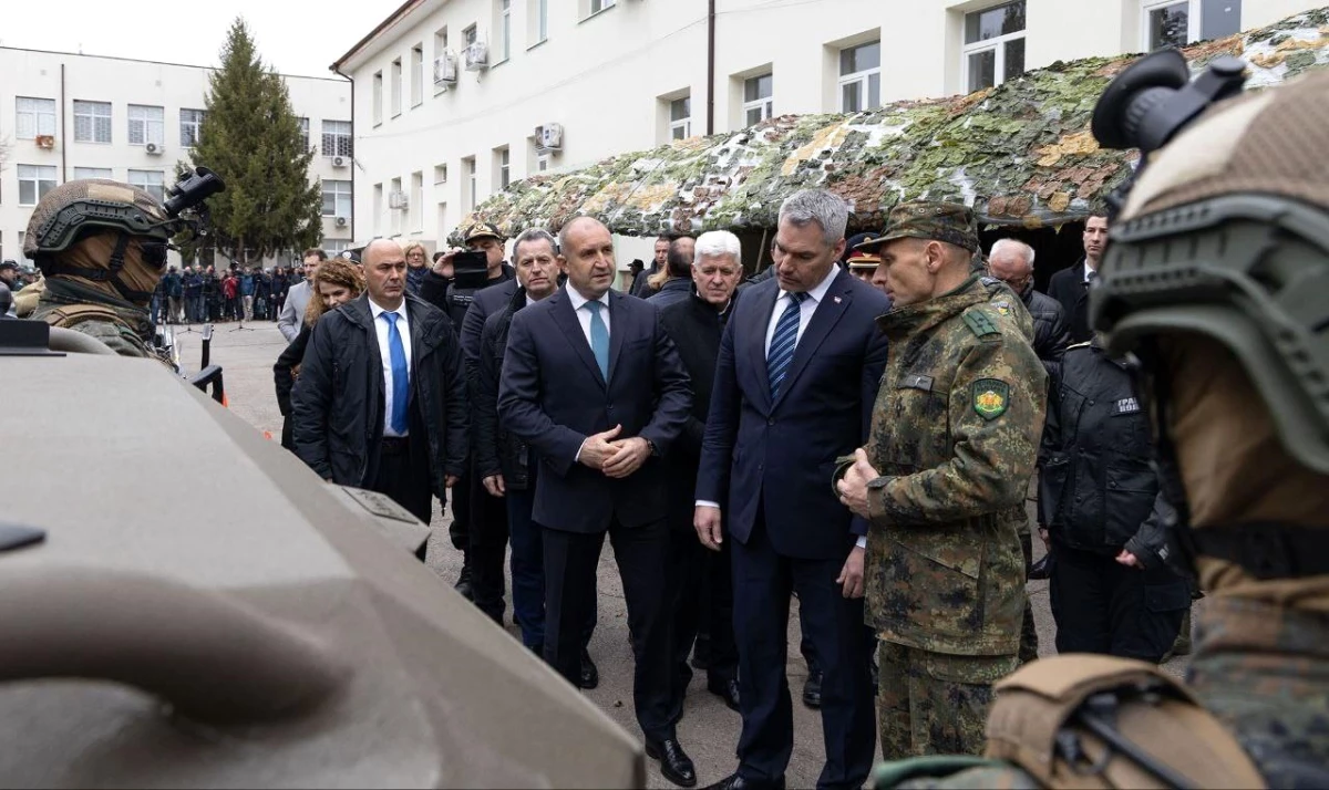 Bulgaristan Cumhurbaşkanı Radev, Avusturya Başbakanı Nehammer ile bir araya geldiAvusturya Başbakanı Nehammer, helikopterle Bulgaristan-Türkiye...