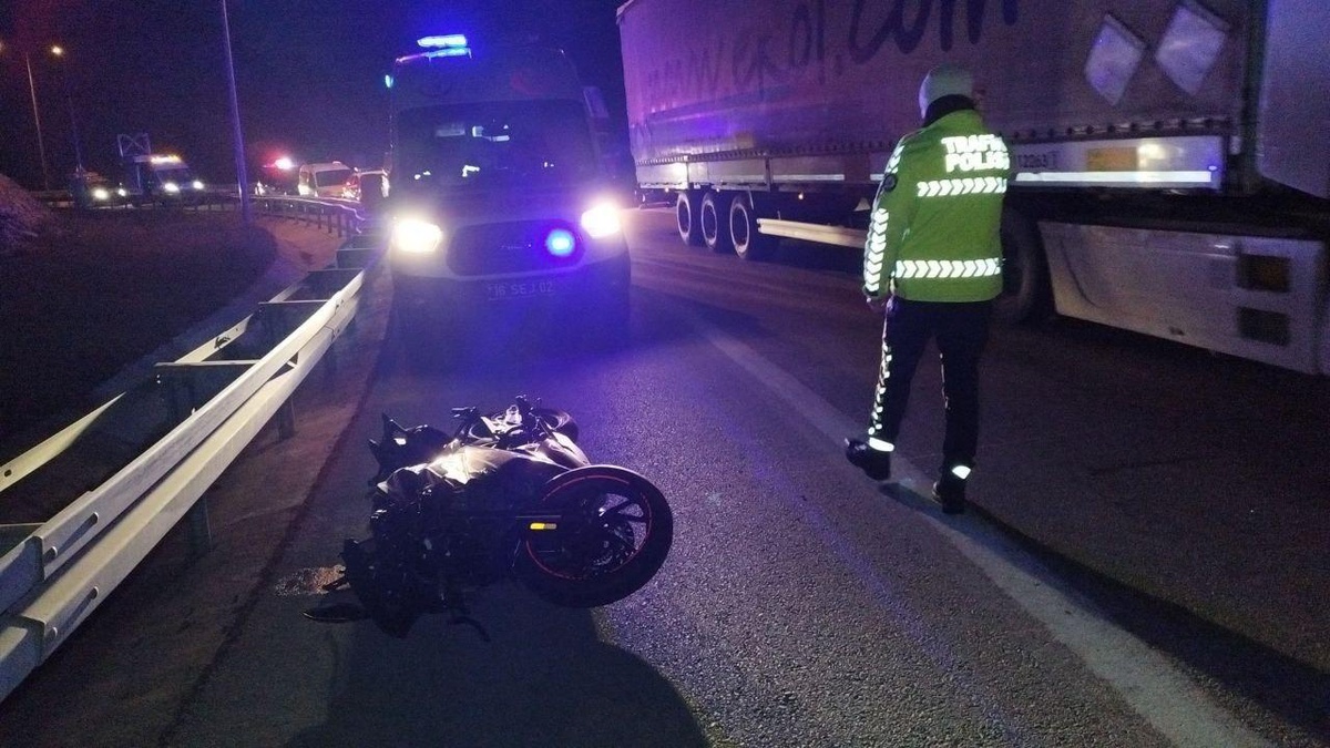 Bursa\'da bariyerlere çarpan motosikletteki kişi yaşamını yitirdi
