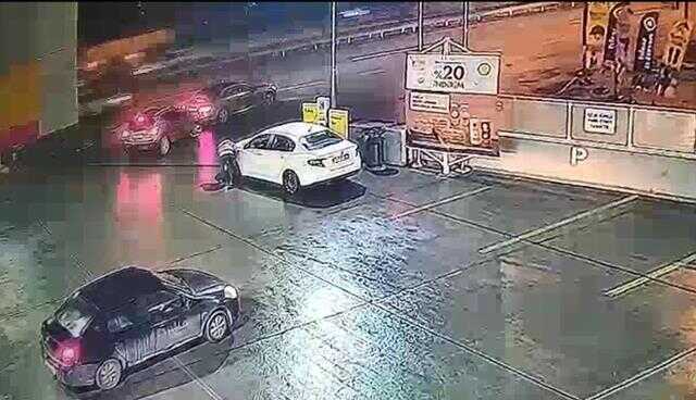 Deneyimli dedektifleri bile şaşkın! 93 suç kaydı, 34 aranması bulunan hırsız son girişiminde yakayı ele verdi Deneyimli dedektifleri bile şaşkın! 93 suç kaydı, 34 aranması bulunan hırsız son girişiminde yakayı ele verdi