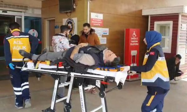 Direksiyonunda rahatsızlandığı otomobille ters yöne girip kaza yaptı! O anlar kameralara yansıdı