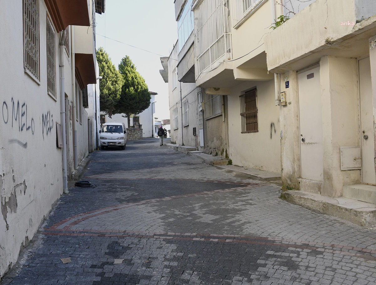 Eski Kuşadası\'nın Tarihi Sokakları Aslına Uygun Olarak Yenilendi