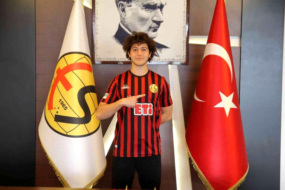 Eskişehirspor\'a genç oyuncudan kötü haber