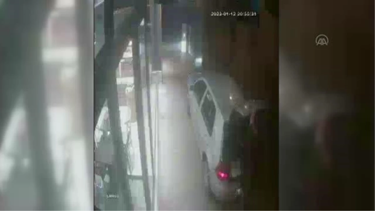 İstanbul\'da 2 haftada 6 otomobil çalan hırsız yakalandı