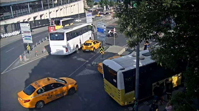 İstanbul'da film gibi olay kamerada: Alkollü taksici çarptığı polisi sürükleyip kaçtı