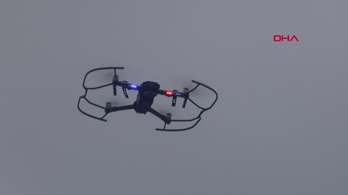 İSTANBUL-KADIKÖY\'DE DRONE DESTEKLİ TRAFİK DENETİMİ