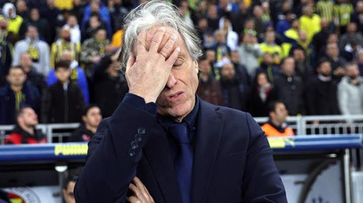Jorge Jesus'un çözmesi gereken sorun çok net! İşte Fenerbahçe'yi liderlikten eden sebep