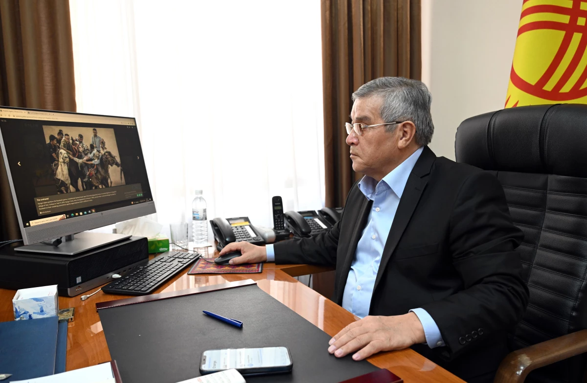 Kırgızistan Devlet Sekreteri Kasmambetov, AA\'nın "Yılın Fotoğrafları" oylamasına katıldı