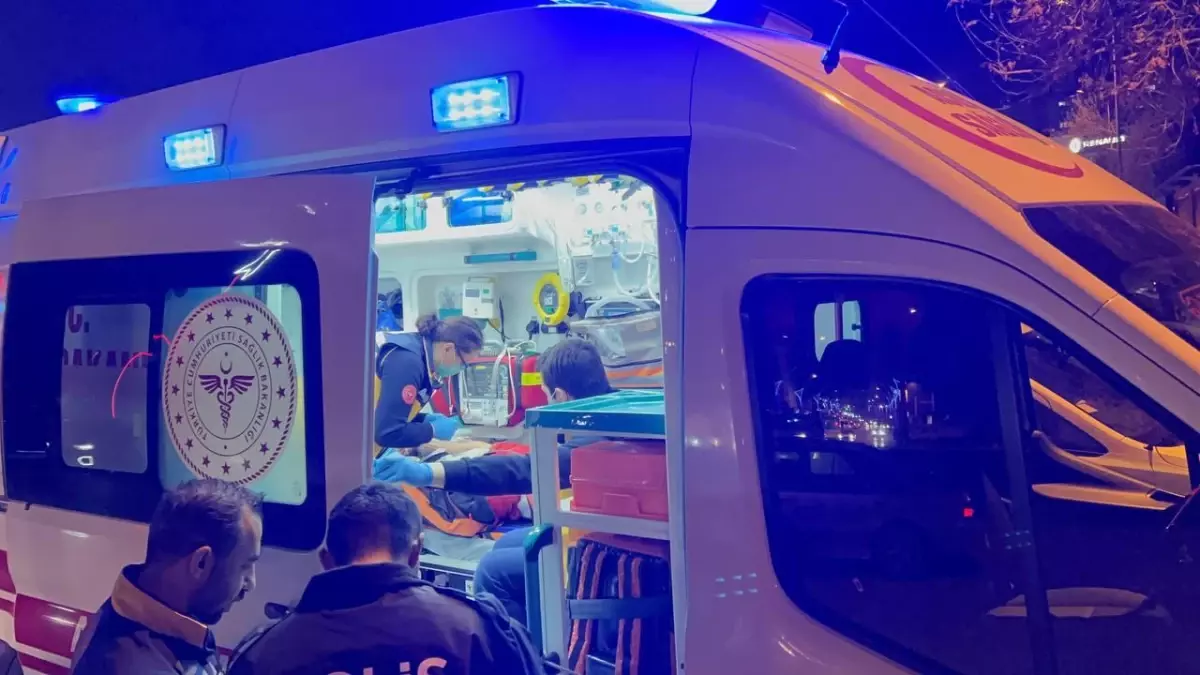 Kocaeli\'de devrilen motosikletin sürücüsü yaralandı