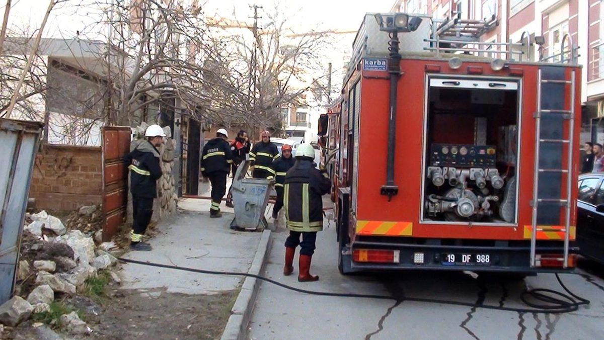 Metruk binadaki yangın paniğe sebep oldu