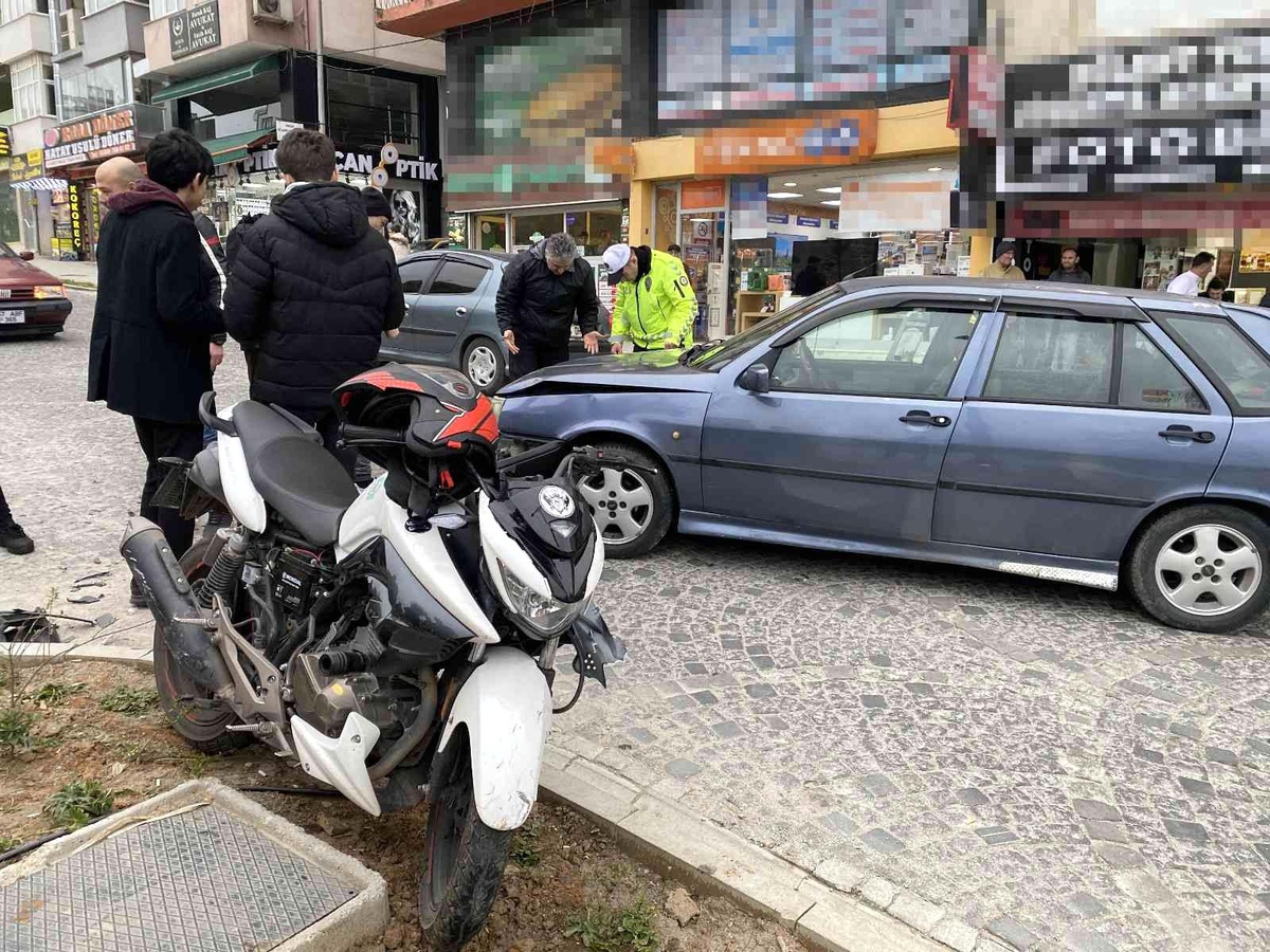 Sinop\'ta otomobille çarpışan motosiklet sürücüsü yaralandı