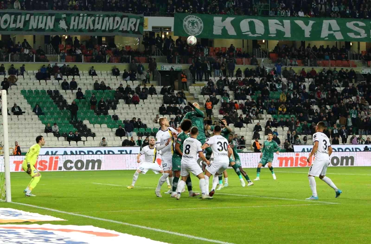 Spor Toto Süper Lig: Konyaspor: 0 Ankaragücü: 0 (İlk yarı)