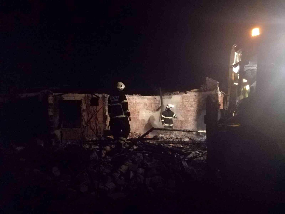 Tekirdağ\'da bağ evi alev alev yandı