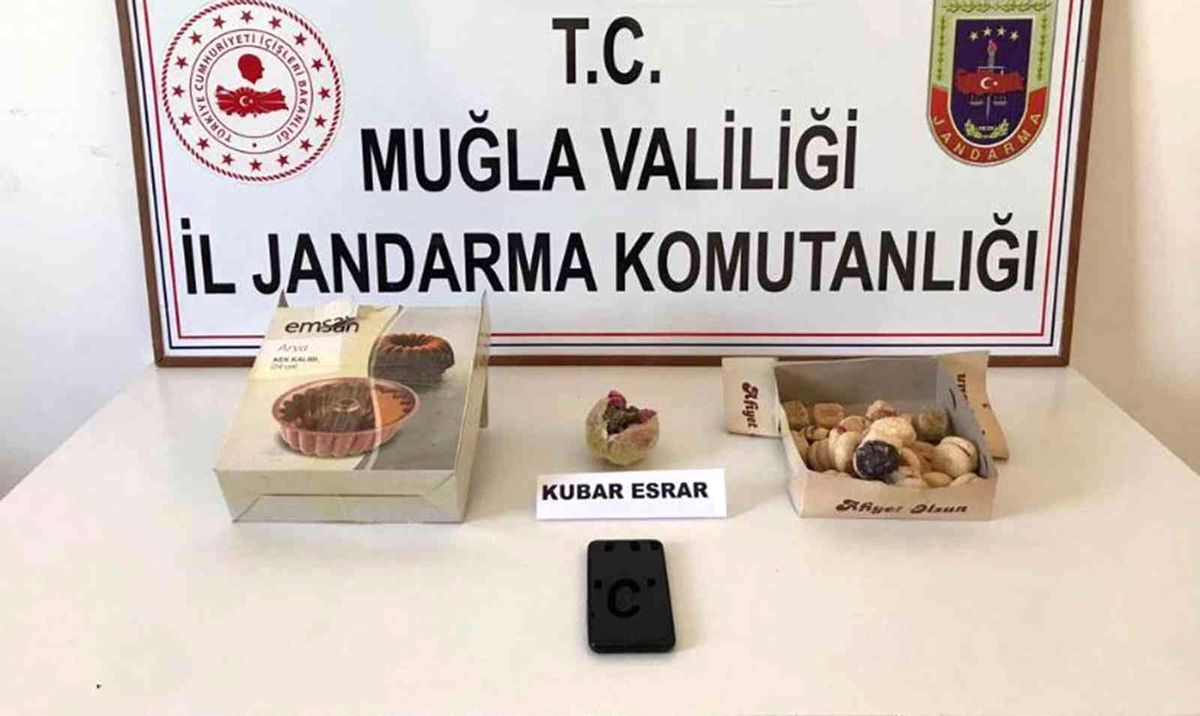 Ula\'da jandarmadan uyuşturucu operasyonu