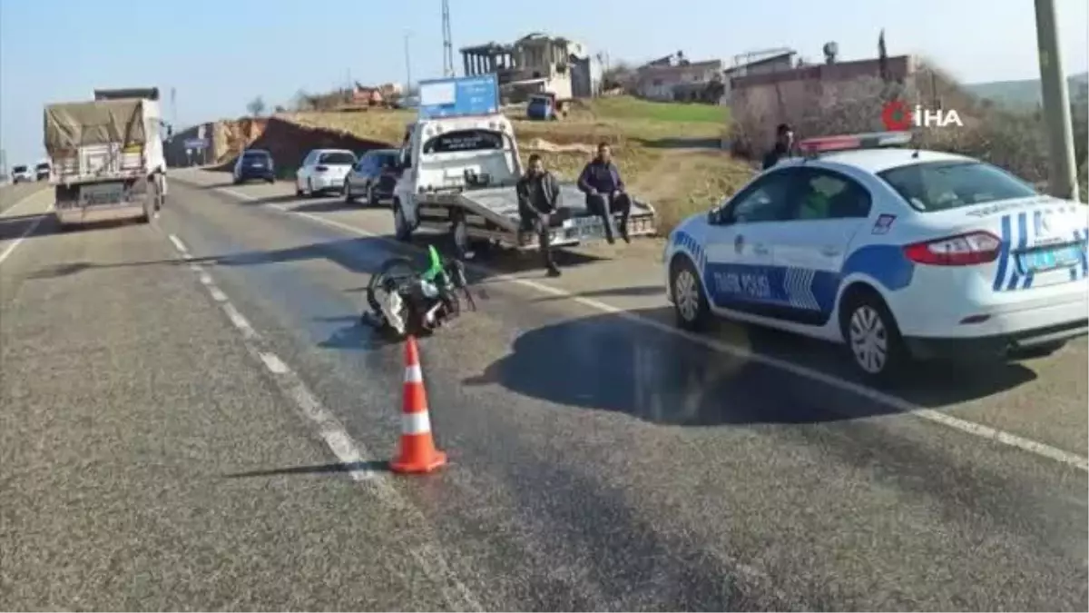 Cipin çarptığı motosikletli metrelerce sürüklendi... O anlar kamerada