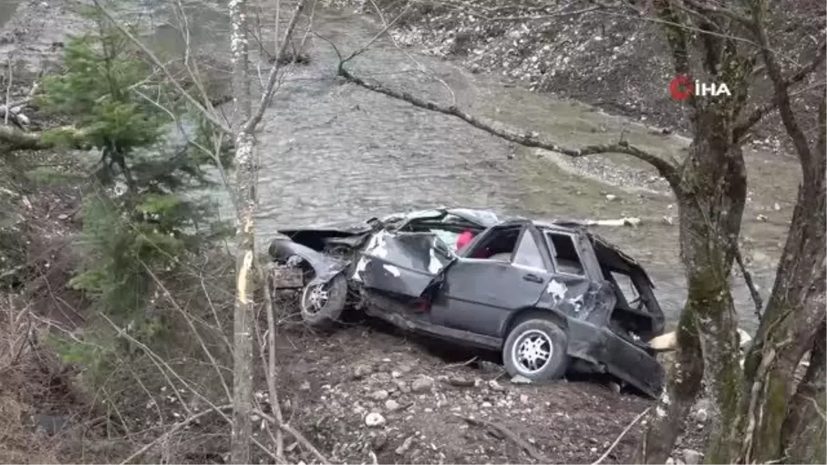 Defalarca kez takla atan otomobil dereye uçtu: 1\'i çocuk 5 yaralı