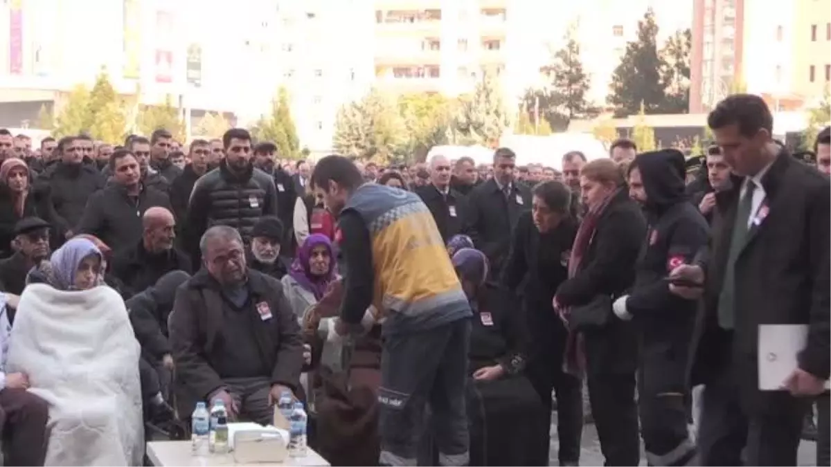 DİYARBAKIR - Trafik kazasında hayatını kaybeden polis memuru için tören düzenlendi