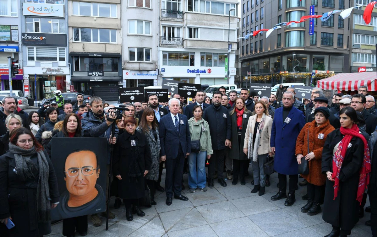 Gazeteci-yazar Uğur Mumcu, ölümünün 30\'uncu yılında İstanbul\'da anıldı