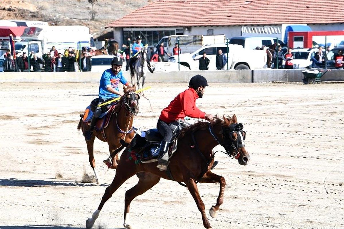 Geleneksel Atlı Cirit Turnuvası başladı
