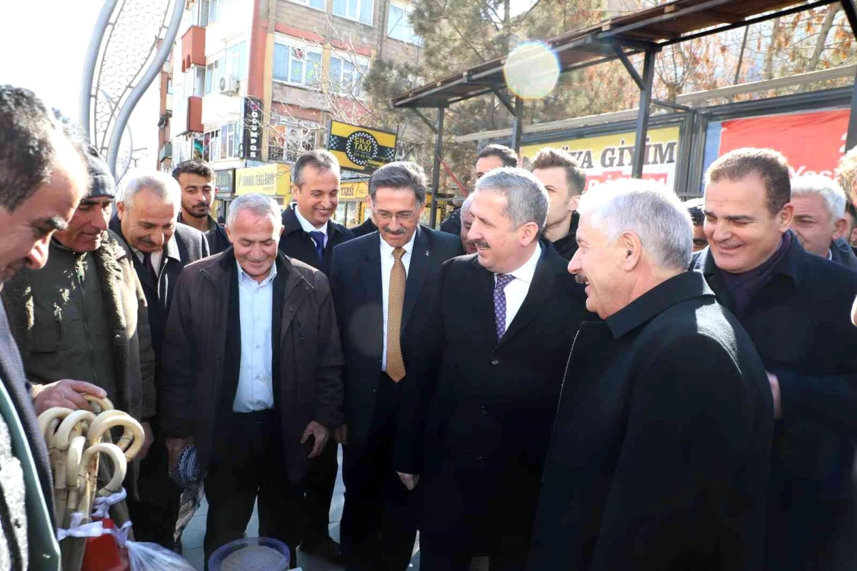 Hazine ve Maliye Bakan Yardımcısı Gürcan esnafı ziyaret etti