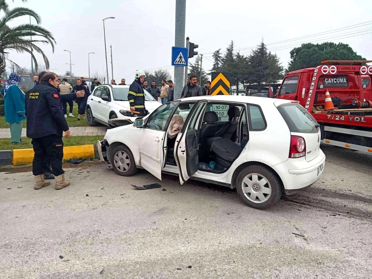 Işık ihlali kazaya neden oldu: 3 yaralı