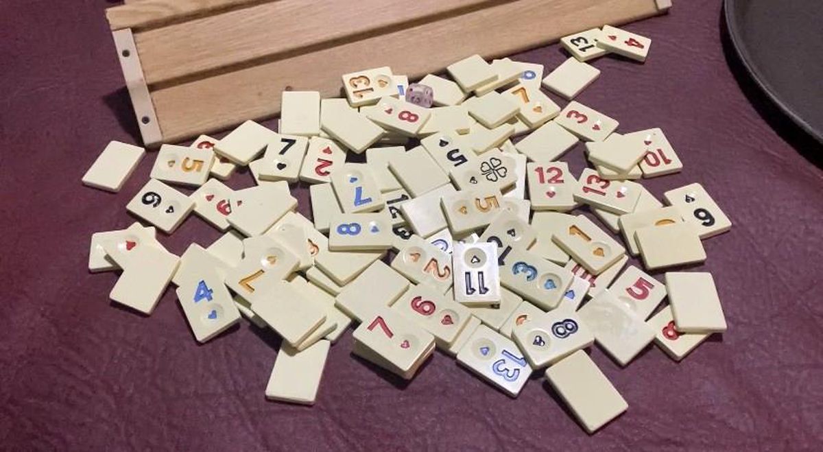 Oyun oynarken adam vurup kaçan şahsı, okey taşının üzerindeki parmak izi ele verdi