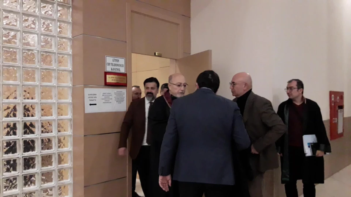 Kemal Kılıçdaroğlu\'nun Avukatı Celal Çelik\'in \'Cumhurbaşkanına Hakaret\' Suçundan Yargılandığı Dava 1 Haziran\'a Ertelendi