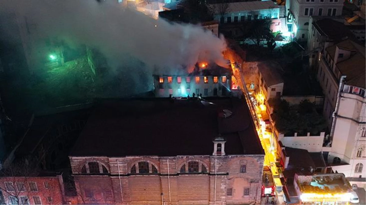 Surp Pırgiç Ermeni Katolik Kilisesi\'nde yangın! 2 kişi hayatını kaybetti, 2 kişi yaralandı