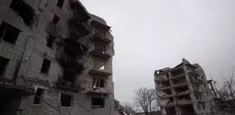 Ukrayna'nın harabeye dönen İzyum kentinde halk insani yardımlarla ayakta kalmaya çalışıyor