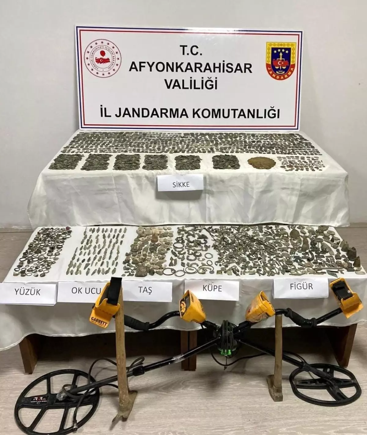 Afyonkarahisar\'da binlerce tarihi eser ele geçirildi