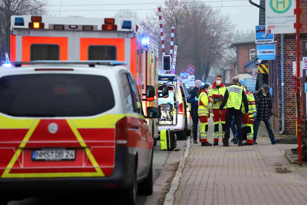 Almanya\'da trende bıçaklı saldırı: 2 ölü, 5 yaralı