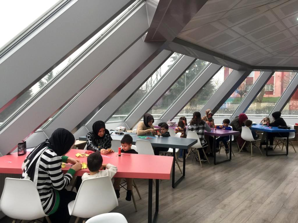 Anneler ve çocukları atölye etkinlikleriyle eğleniyor
