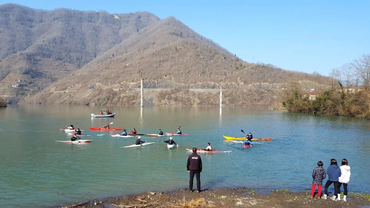 Artvin Muratlı Barajı\'nda su sporları şenliği düzenlendi