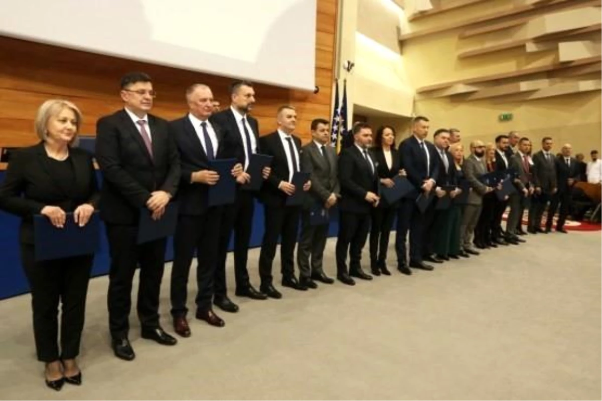 Bosna Hersek\'te seçimden 115 gün sonra hükümet kuruldu
