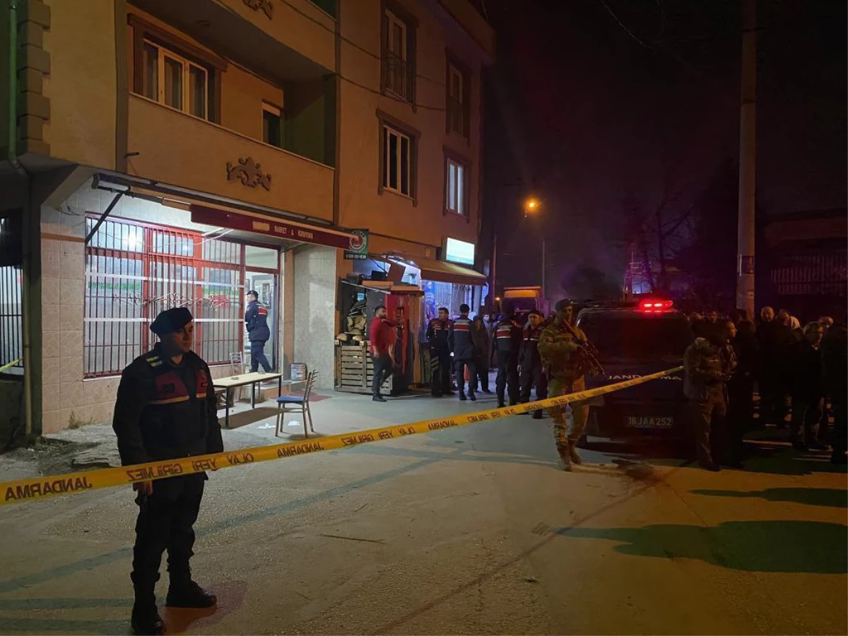 Bursa\'da kahvehaneye ateş açarak 2 kişiyi yaralayan 2 zanlı tutuklandı
