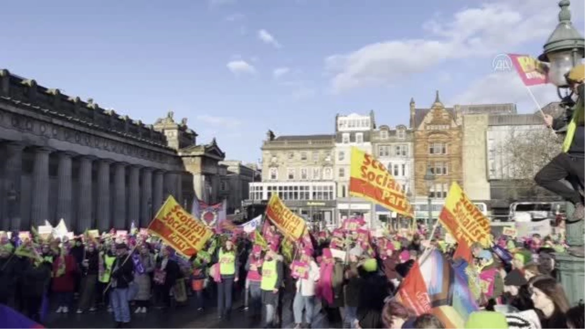 EDİNBURGH - İskoçya'da öğretmenler greve devam ediyor